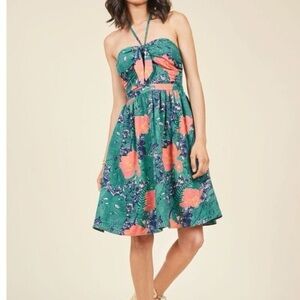 Modcloth tropical halter with pockets